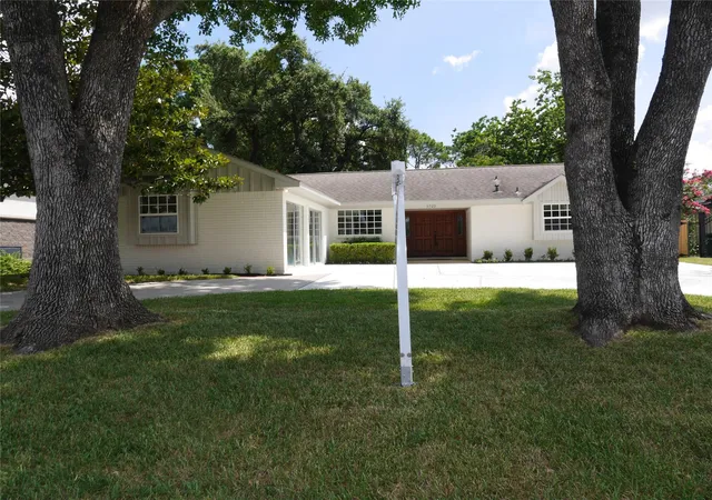 Photo 3 of Single family home for sale at 5722 N Braeswood Blvd, Houston, TX 77096 | MLS# 98368576 | Listing updated on 2026-08-05