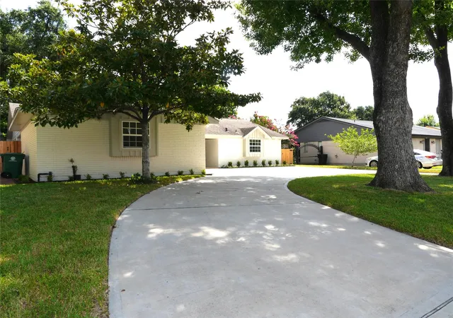 Photo 3 of Single family home for sale at 5722 N Braeswood Blvd, Houston, TX 77096 | MLS# 98368576 | Listing updated on 2026-08-05