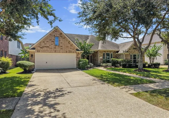 2nd image of 913 Elm Pointe, League City, TX 77573 | MLS# 17248703