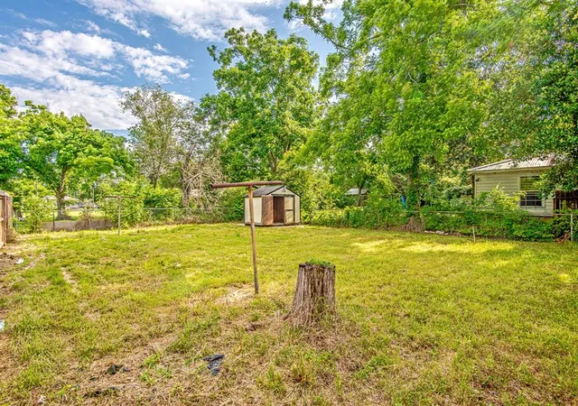 5th image of 8022 Talton St, Houston, TX 77028 | MLS# 85597709