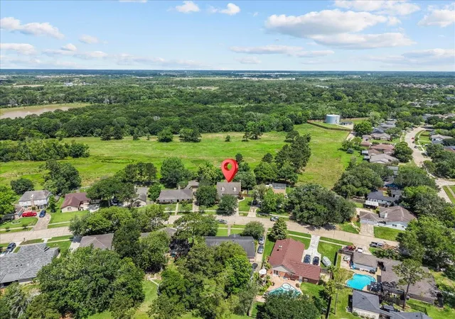 Homes for sale in Friendswood, TX | 209 Palm Aire Dr, Friendswood, TX 77546 | MLS# 55871396