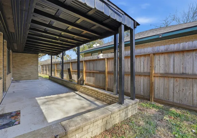 Homes for sale in La Marque, TX | 612 Sunset Ln, La Marque, TX 77568 | MLS# 26549546