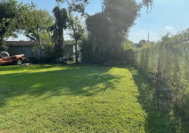 6th image of 715 W Rittenhouse Rd, Houston, TX 77091 | MLS# 33641011