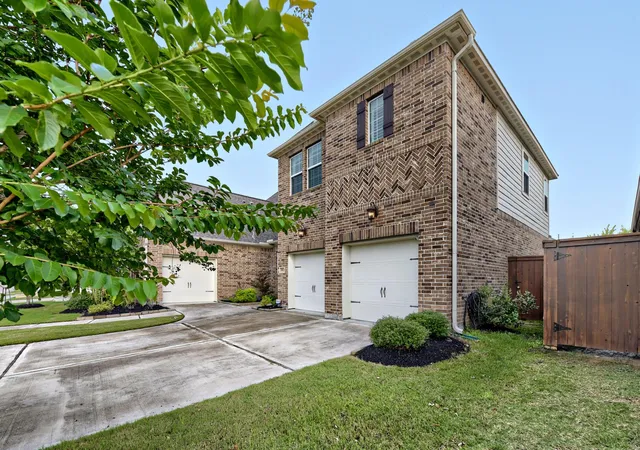 2nd image of 7007 Shoreline View Dr, Katy, TX 77493 | MLS# 72885456
