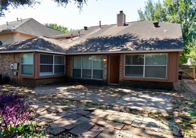 Photo 2 of Single family home for sale at 16307 Ember Hollow Ln, Missouri City, TX 77498 | MLS# 26841639 | Listing updated on 2026-10-06
