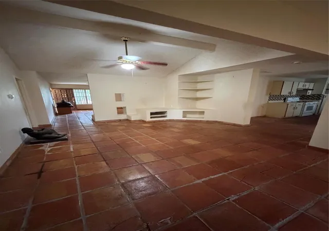 Photo 3 of Sale Pending at 5622 Mackinaw St, Houston, TX 77053 | MLS# 64734806 | Listing updated on 2026-09-15