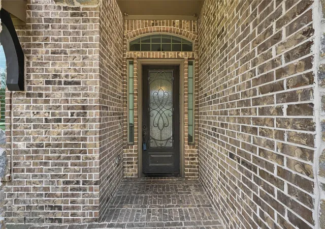 Photo 2 of Sale Pending at 4315 Walden Terrace Ln, Humble, TX 77396 | MLS# 91630467 | Listing updated on 2026-09-08