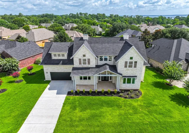 Photo 2 of Single family home for sale at 624 Edgewood, Montgomery, TX 77356 | MLS# 14112847 | Listing updated on 2026-06-04