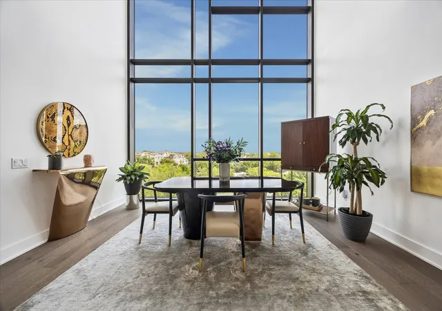 Listing Photo 4 - Condo for sale in building located at 5104 Caroline St, Houston, TX 77004 - Unit #403