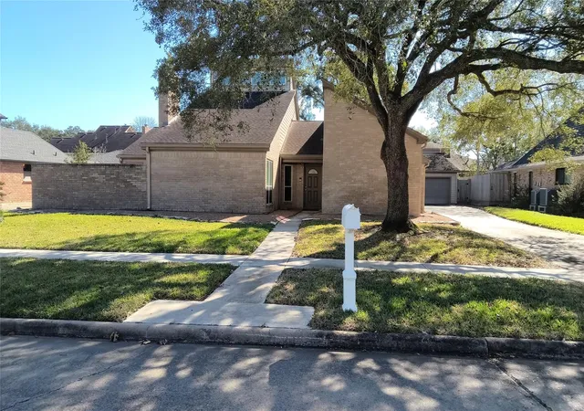 Photo 1 of Single family home for sale at 15906 Laurelfield Dr, Houston, TX 77059 | MLS# 68747588 | Listing updated on 2026-08-12