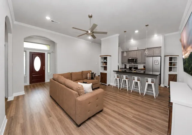 Photo 2 of Single family home for sale at 1023 S Anderson St, Angleton, TX 77515 | MLS# 29204311 | Listing updated on 2026-10-09