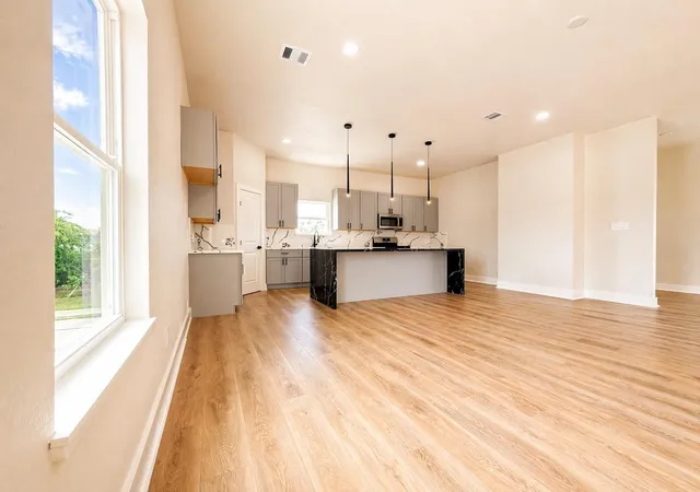 5th image of 9716 Kapri Ln, Houston, TX 77025 | MLS# 82630608