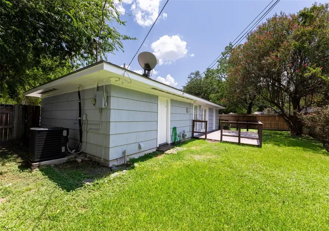 24th image of 8106 Lorrie Dr, Houston, TX 77025 | MLS# 93474960