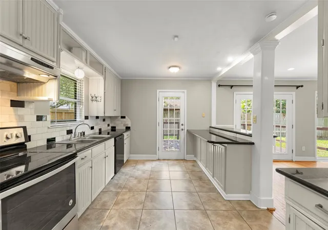 5th image of 8106 Lorrie Dr, Houston, TX 77025 | MLS# 93474960