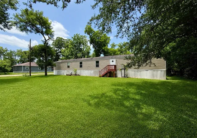 Photo 3 of Single family home for sale at 102 Western Way, Angleton, TX 77515 | MLS# 57029494 | Listing updated on 2026-08-12