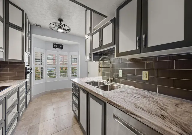 5th image of 7447 Cambridge St #117, Houston, TX 77054 | MLS# 12367999