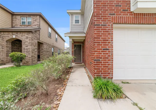 Photo 3 of Single family home for sale at 5319 Rose Trellis St, Katy, TX 77493 | MLS# 8998509 | Listing updated on 2026-08-17