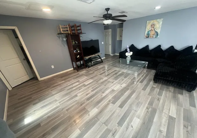 2nd image of 221 Calloway St, Houston, TX 77029 | MLS# 65202960