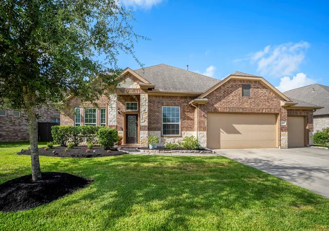 Photo 1 of Sale Pending at 7511 Laguna Lake Dr, Spring, TX 77379 | MLS# 38027782 | Listing updated on 2026-09-21