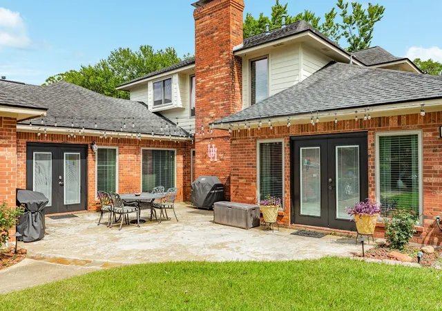 4th image of 52 Chesswood Ct, Lake Jackson, TX 77566 | MLS# 40986345