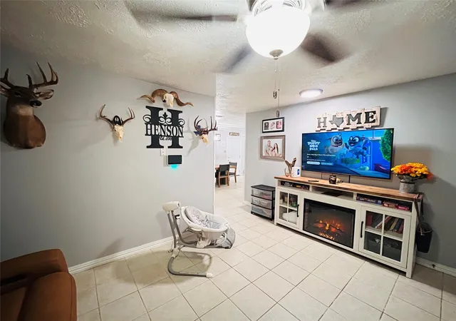 5th image of 2 Travis Ct, Angleton, TX 77515 | MLS# 45177833