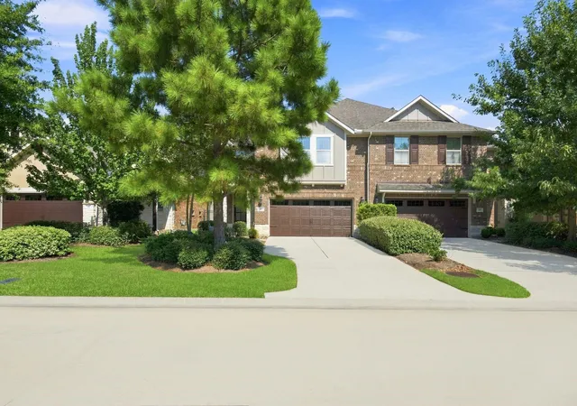 Photo 2 of Townhouse for sale at 22 Ancestry Stone Pl, Magnolia, TX 77354 | MLS# 34650749 | Listing updated on 2026-09-20