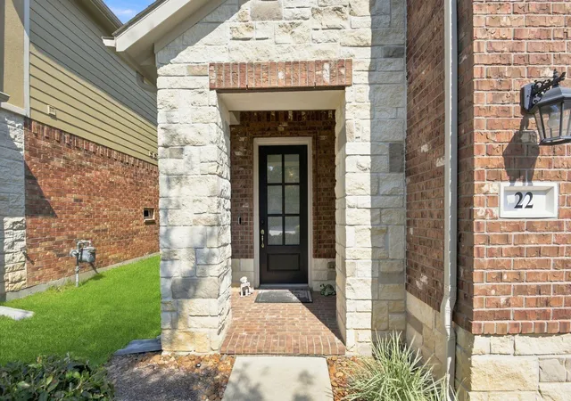 Photo 3 of Townhouse for sale at 22 Ancestry Stone Pl, Magnolia, TX 77354 | MLS# 34650749 | Listing updated on 2026-09-20