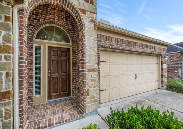 3rd image of 2827 Intrepid Trl, Rosenberg, TX 77471 | MLS# 91163076