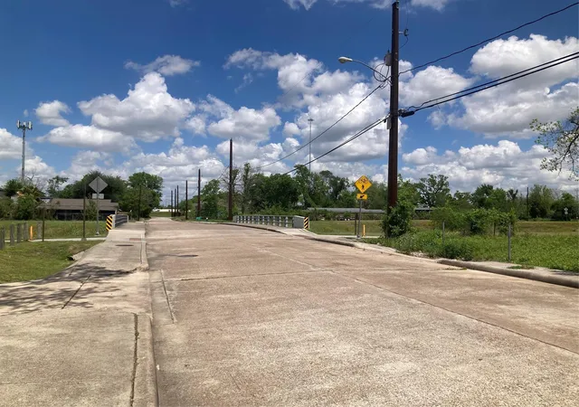 2nd image of 5004 Falls St, Houston, TX 77026 | MLS# 91718789