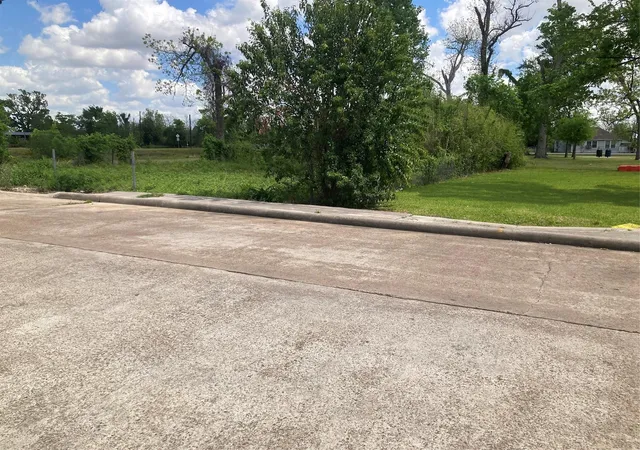 5th image of 5004 Falls St, Houston, TX 77026 | MLS# 91718789