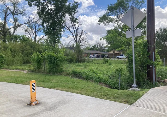 7th image of 5004 Falls St, Houston, TX 77026 | MLS# 91718789