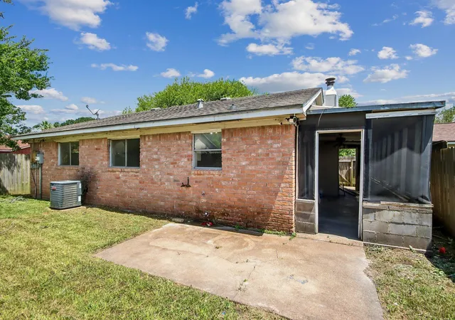 Homes for sale in League City, TX | 1809 Flamingo Dr, League City, TX 77573 | MLS# 87889751