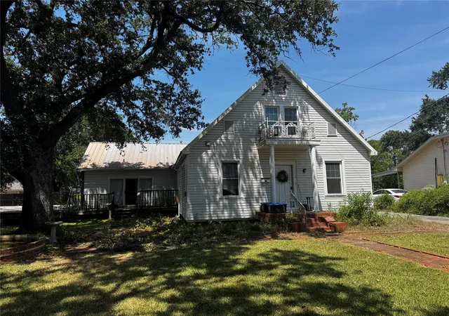 Single family home for sale at 1114 Luling Ave, Nederland, TX 77627 | MLS# 12491752