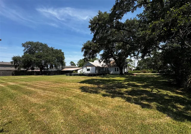 Photo 3 of Single family home for sale at 1114 Luling Ave, Nederland, TX 77627 | MLS# 12491752 | Listing updated on 2026-09-15