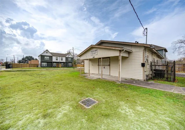 3rd image of 6433 Eastland St, Houston, TX 77028 | MLS# 89939008