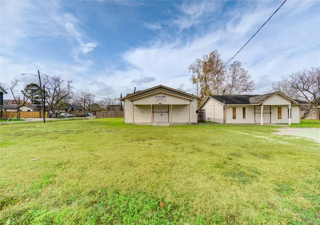 5th image of 6433 Eastland St, Houston, TX 77028 | MLS# 89939008