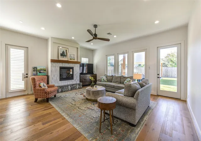 5th image of 1003 Wakefield Dr, Houston, TX 77018 | MLS# 45589945