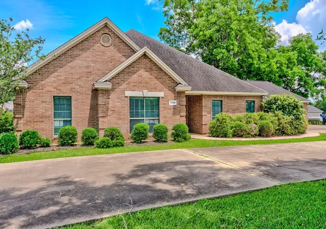 Homes for sale in Vidor, TX | 5200 N Main St, Vidor, TX 77662 | MLS# 62888861