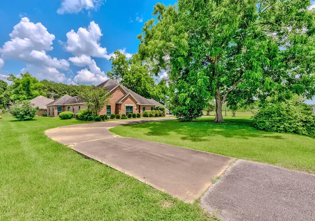 Homes for sale in Vidor, TX | 5200 N Main St, Vidor, TX 77662 | MLS# 62888861