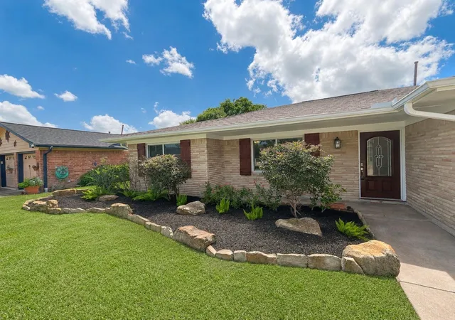 2nd image of 2502 Lufkin Ln, Deer Park, TX 77536 | MLS# 55008741