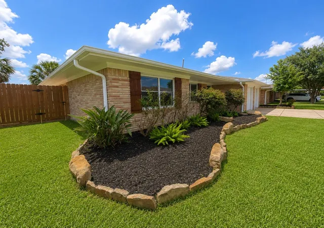 3rd image of 2502 Lufkin Ln, Deer Park, TX 77536 | MLS# 55008741