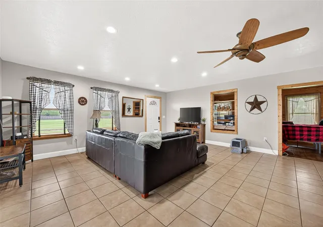 3rd image of 5407 Baldwin Dr, East Bernard, TX 77448 | MLS# 48807305