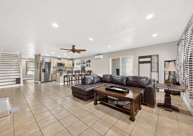 4th image of 5407 Baldwin Dr, East Bernard, TX 77448 | MLS# 48807305