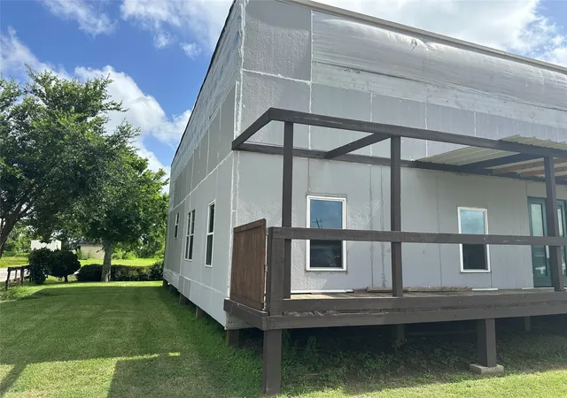 Photo 3 of Single family home for sale at 860 Wade St, Clute, TX 77531 | MLS# 29629866 | Listing updated on 2026-06-29