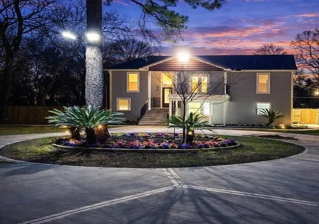 1st image of 4509 Country Club Dr, Dickinson, TX 77539 | MLS# 46239561