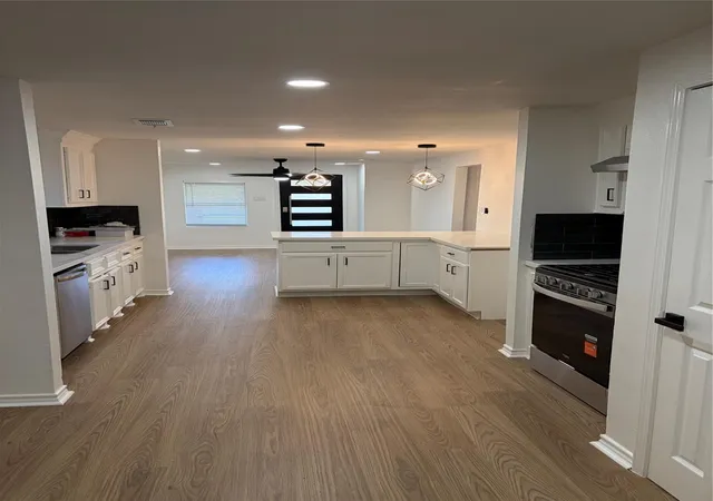 Photo 3 of Sale Pending at 7909 Hoffman St, Houston, TX 77016 | MLS# 73039247 | Listing updated on 2026-09-17