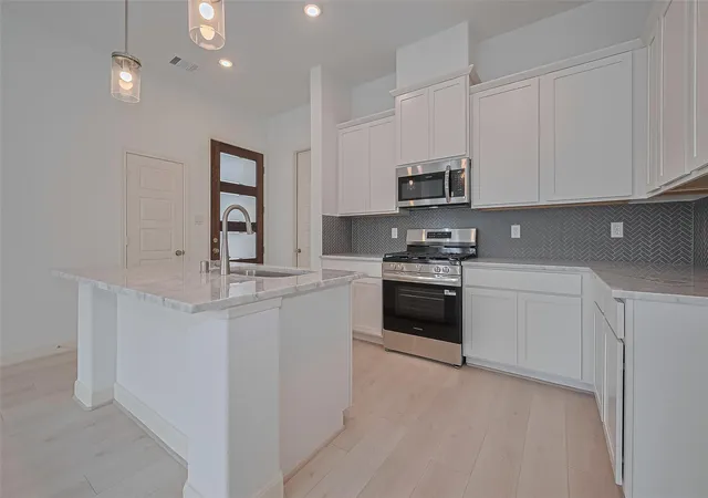 4th image of 8928 Covenant Pl, Houston, TX 77055 | MLS# 31556655