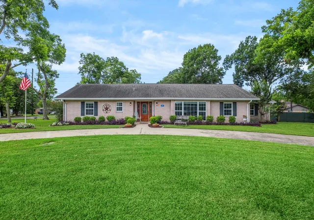 Homes for sale in Wallis, TX | 5707 Guyler St, Wallis, TX 77485 | MLS# 39676102