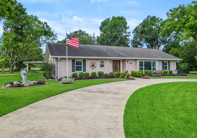 Homes for sale in Wallis, TX | 5707 Guyler St, Wallis, TX 77485 | MLS# 39676102