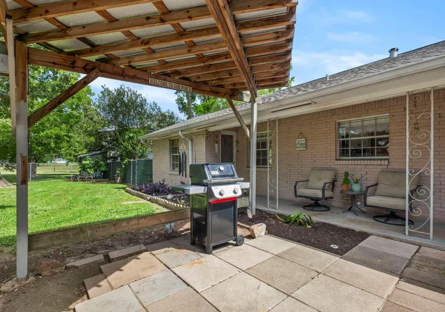 Homes for sale in Wallis, TX | 5707 Guyler St, Wallis, TX 77485 | MLS# 39676102